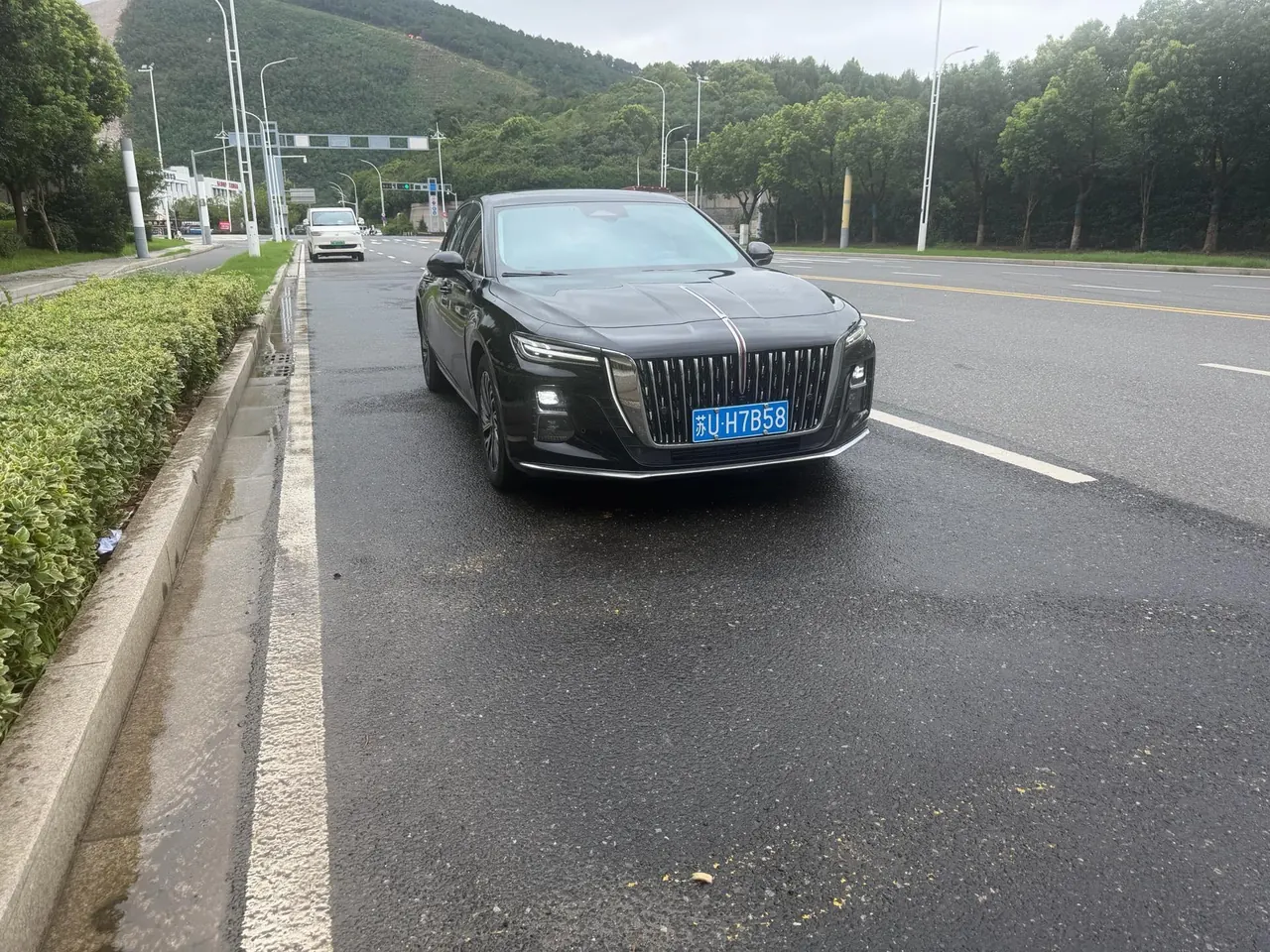 HongQi 2023 H5 2.0T Zhilian Qi Chang Edition Automatic Gear 3