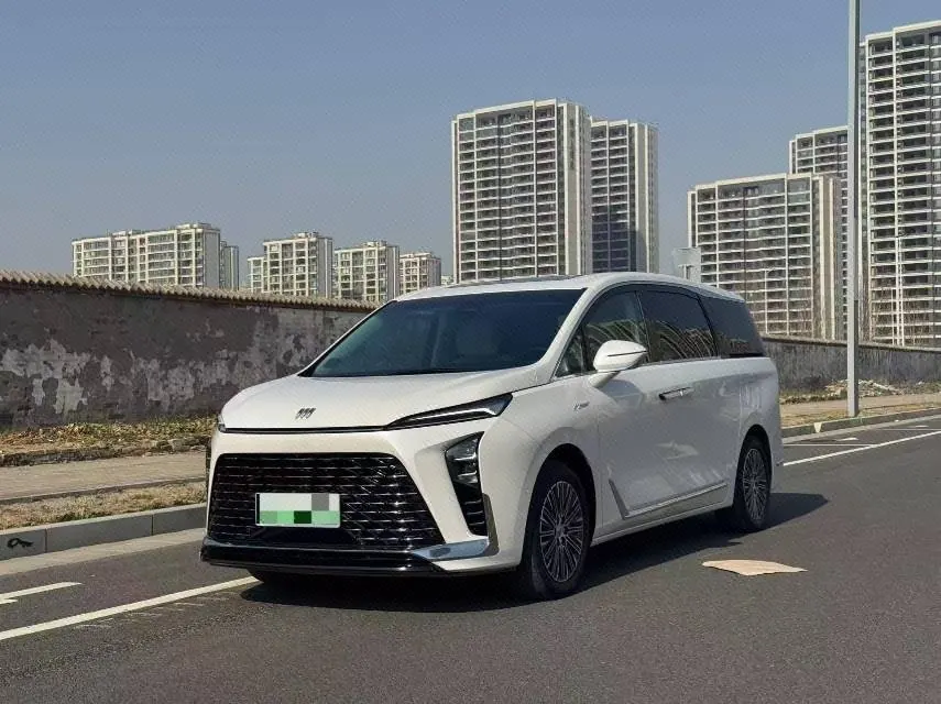 Open image lightbox: Buick 2024 GL8 Lu Zun PHEV 1.5T Luxury Edition 7-seat Automatic Gear