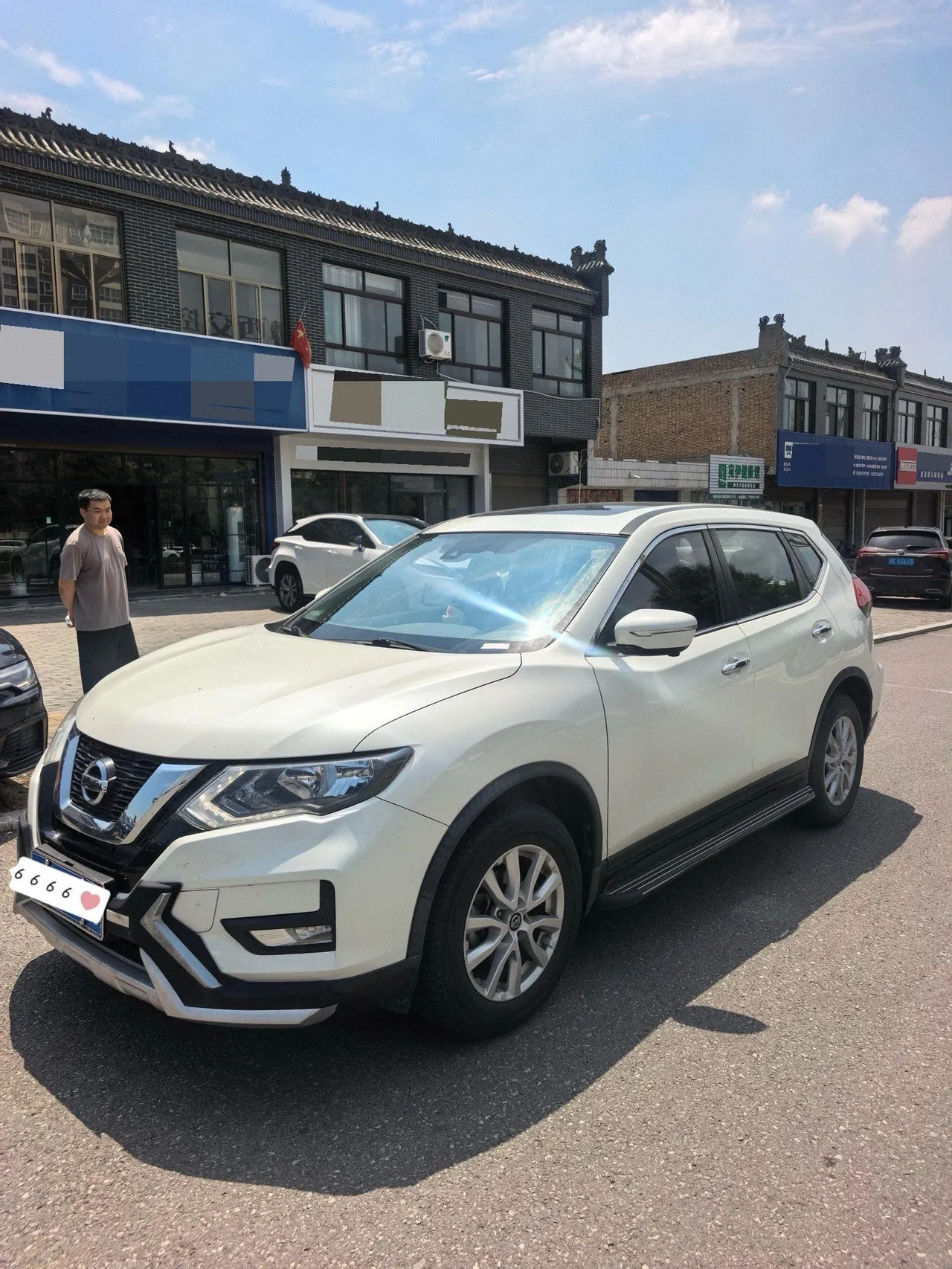 打开图片灯箱:Nissan 2021 Qijun 2.0 Stepless XL ITS Two-Drive Smart Union Comfort Edition Automatic Gear