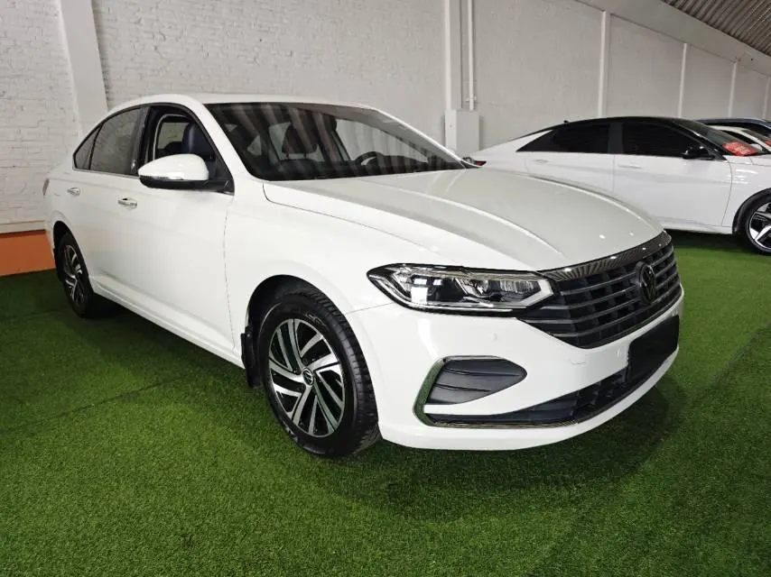 Volkswagen 2023 LaVida 1.5 5 Million Edition Automatic 3