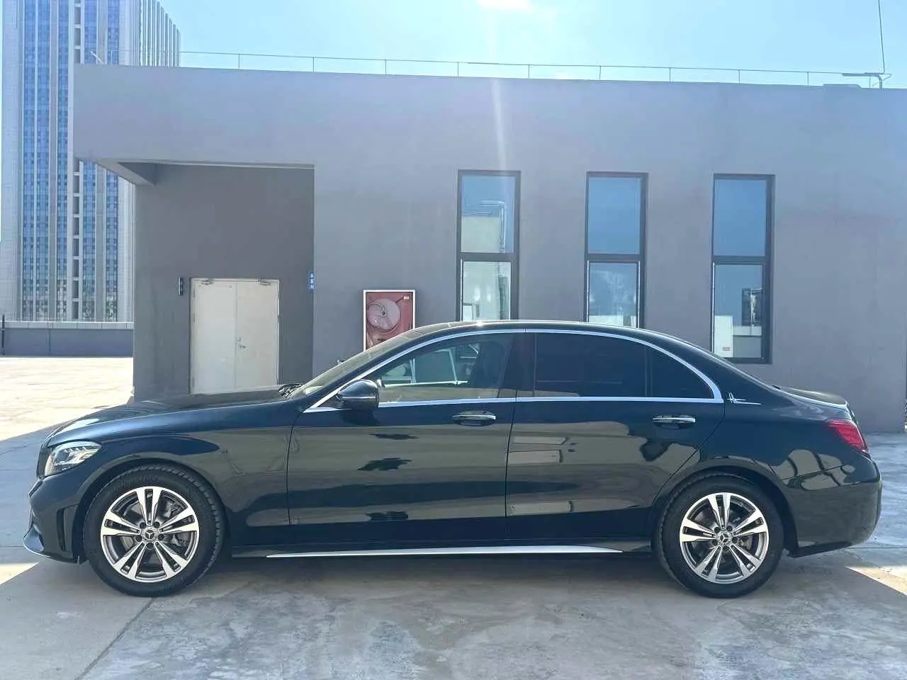打开图片灯箱:Mercedes Benz Class C 2020 C 200 L 1.5T Fashion Sports Edition Automatic Gear