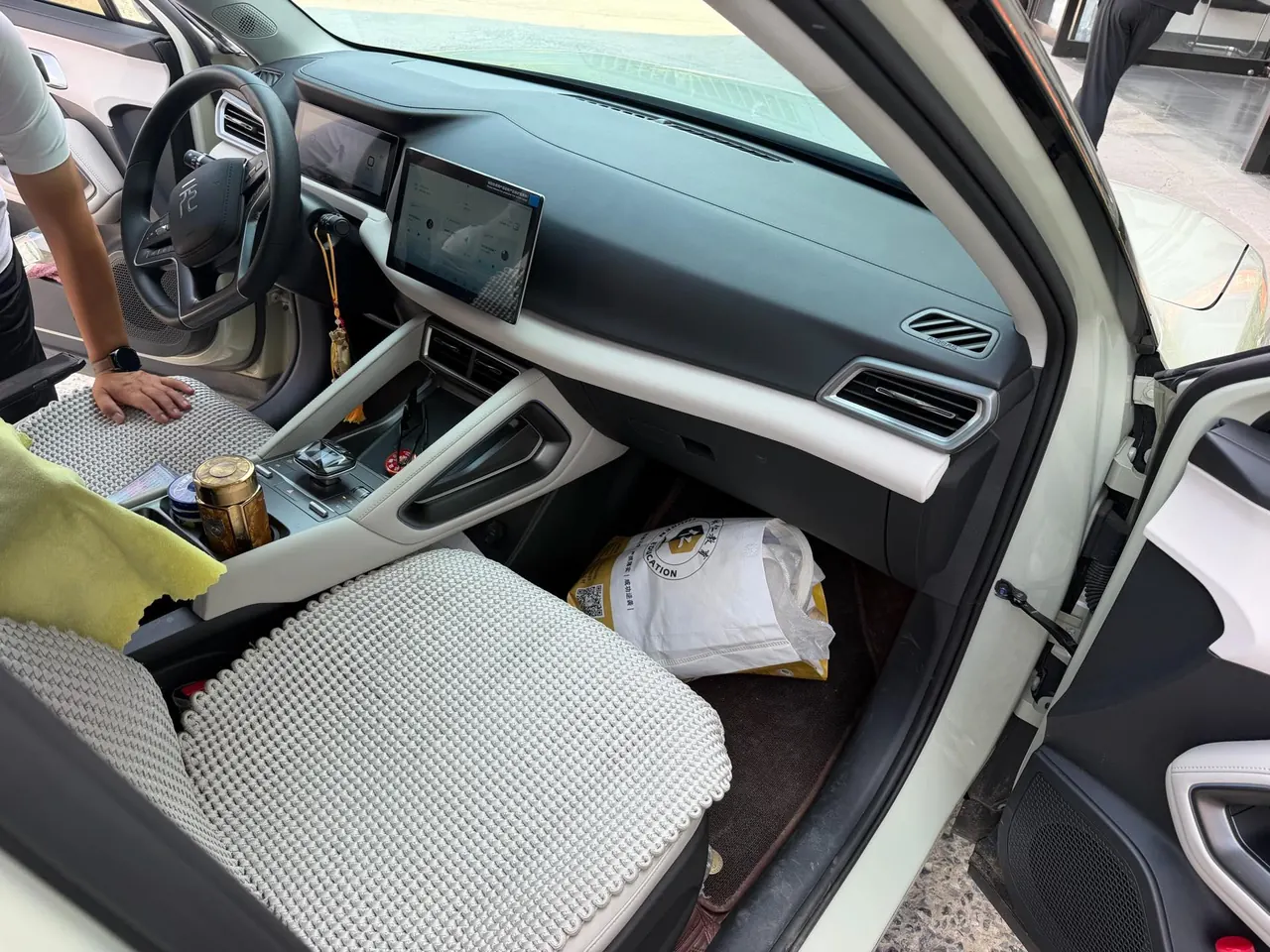 BYD 2024 Yuan UP 401KM Vital Edition Automatic Gear 4