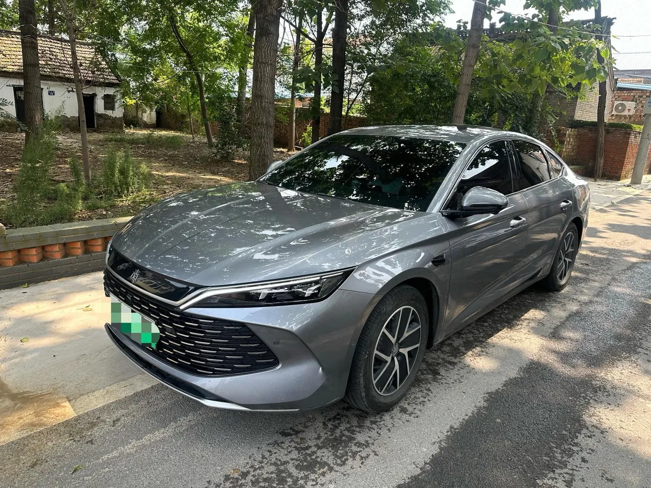 Open image lightbox: BYD 2024 Qin L DM-i 1.5 stepless 120KM leading automatic gear