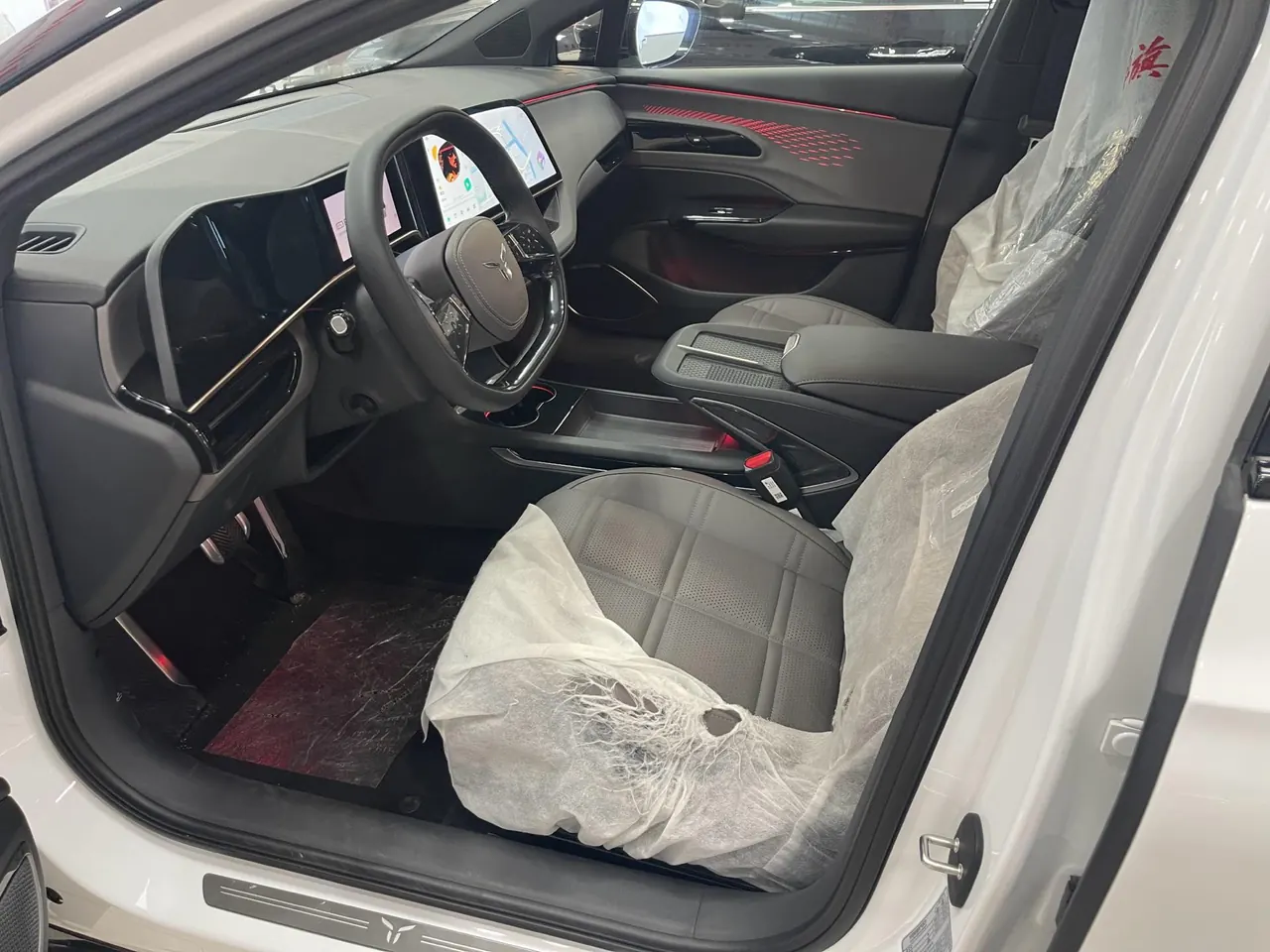 HongQi 2024 EH 7 640 Pro 4-wheel drive automatic gear 2