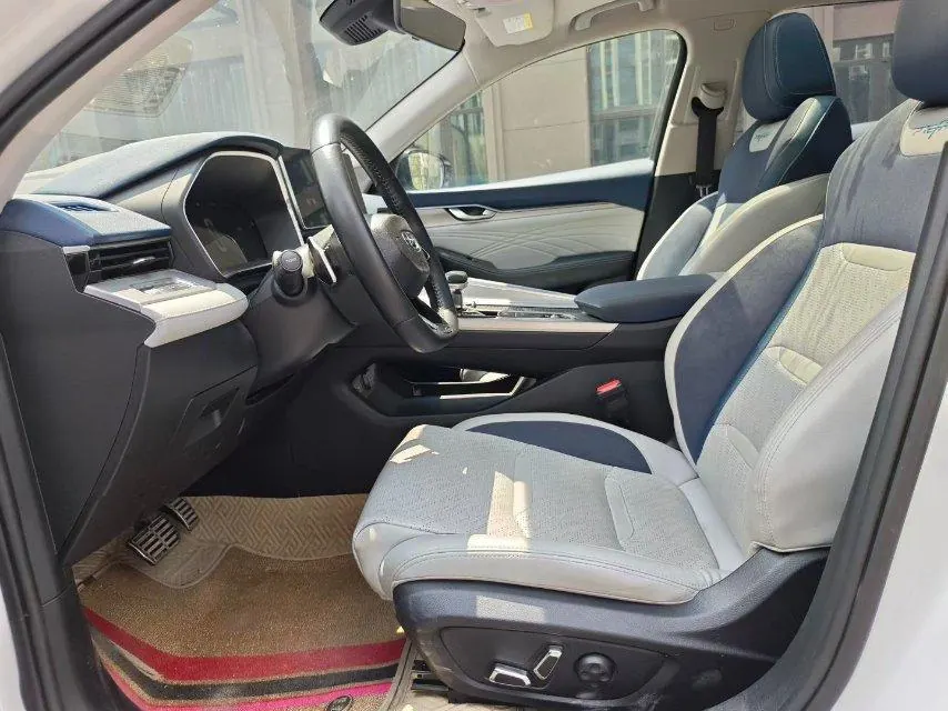Geely 2020 xingrui 2.0T distinguished automatic gear 4
