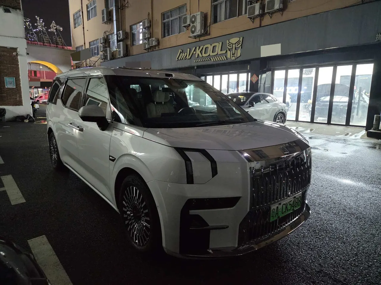 Zeekr 2024 Zeekr 009 six-seat executive version four-wheel drive 108kWh automatic gear 2