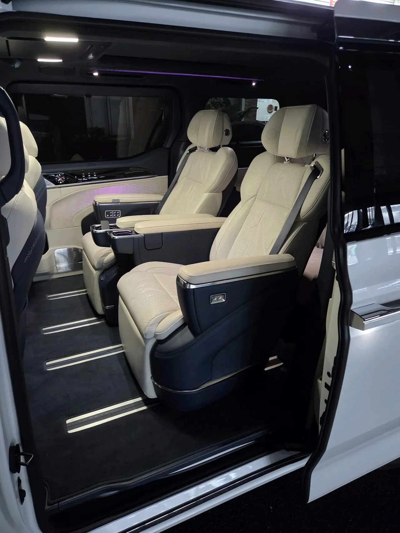 Zeekr 2024 Zeekr 009 six-seat executive version four-wheel drive 108kWh automatic gear 6