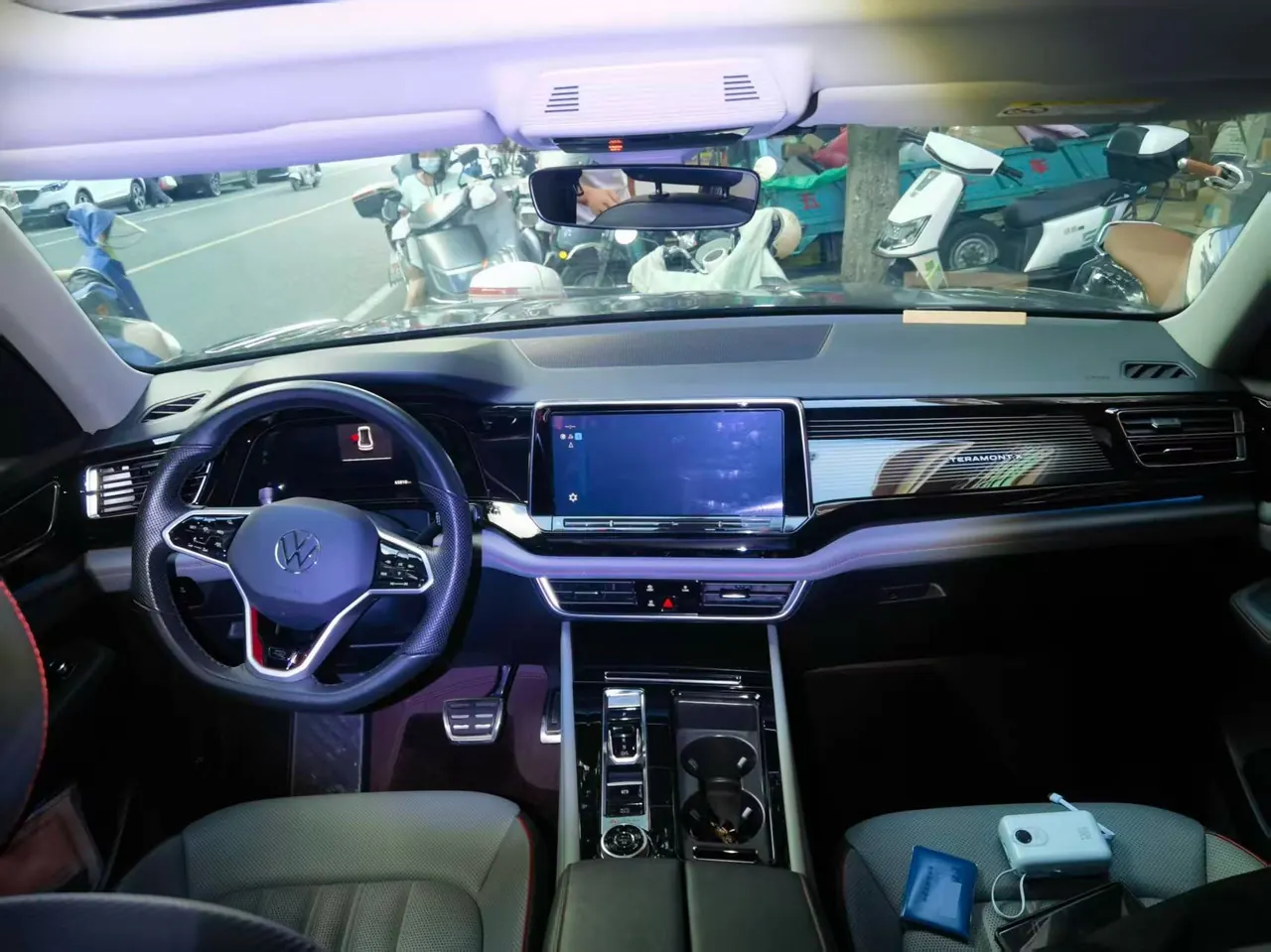 Open image lightbox: Volkswagen 2023 Touang X 2.0TSI 380TSI 4WD Enjoy Deluxe Automatic Transmission