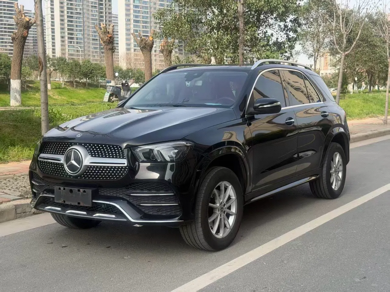 打开图片灯箱:Mercedes Benz GLE (Imported) 2020 GLE 350 4MATIC 2.0T Dynamic Special Edition Automatic Gear