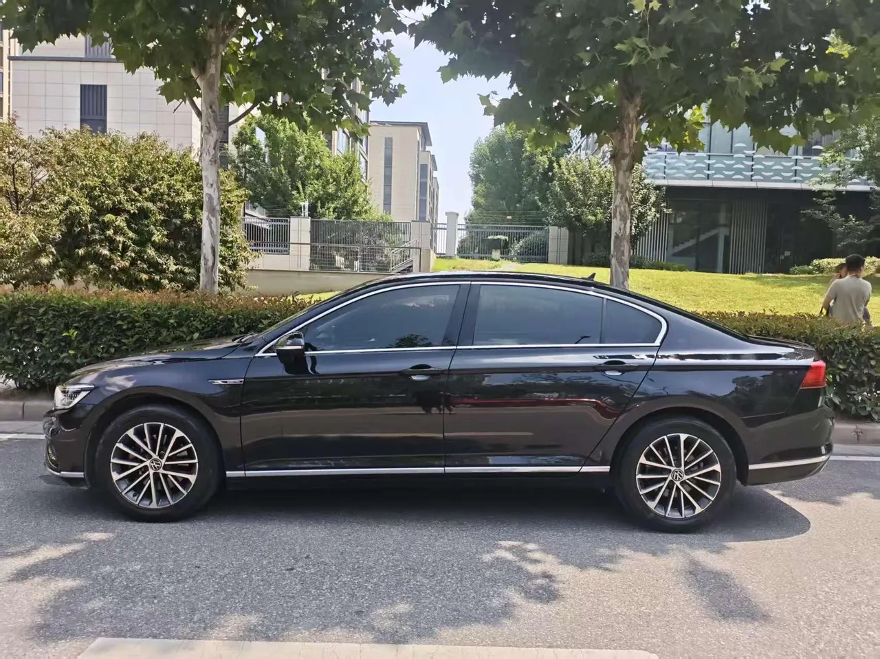 Volkswagen 2020 Magotan 2.0TSI 330TSI luxury automatic transmission 2