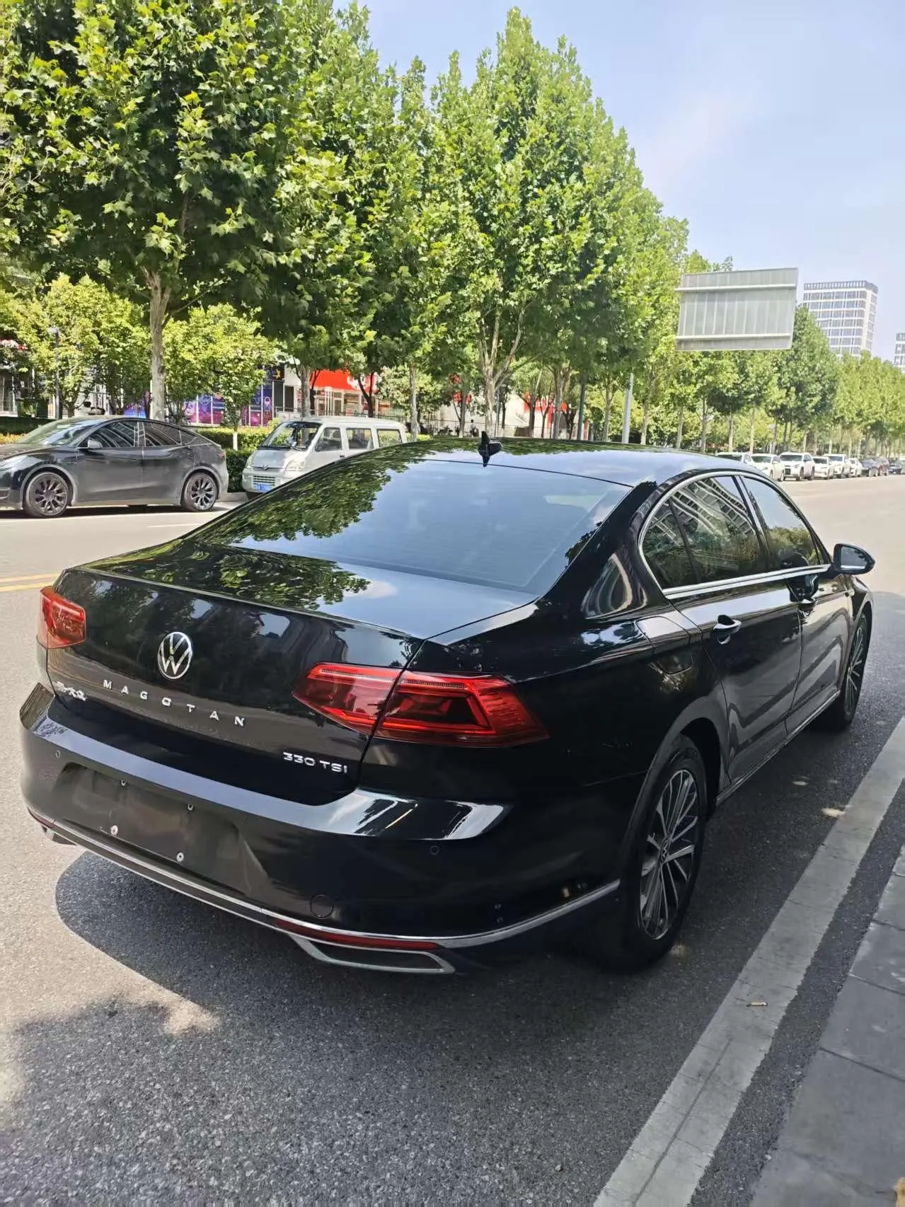 Volkswagen 2020 Magotan 2.0TSI 330TSI luxury automatic transmission 3
