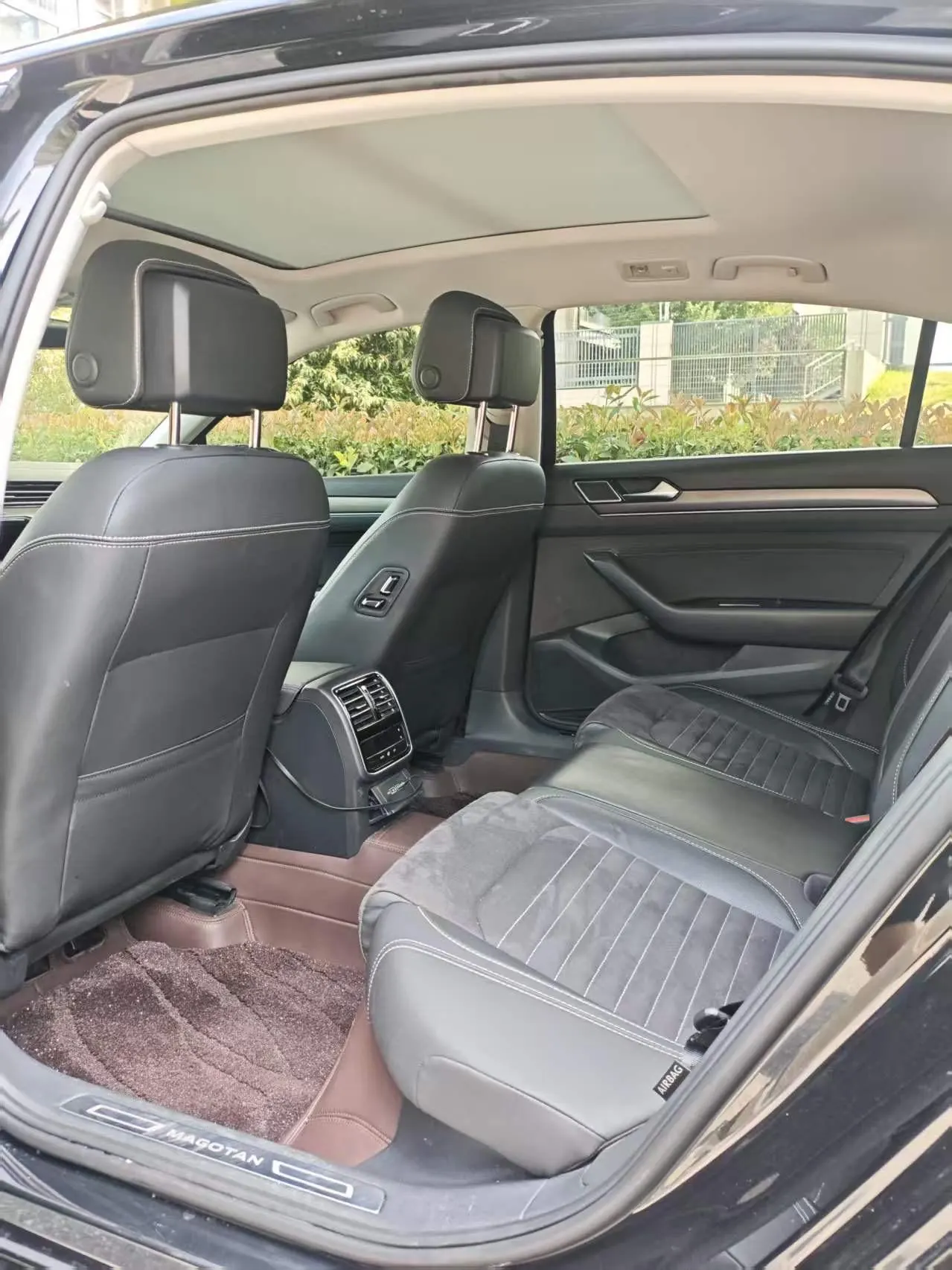 Volkswagen 2020 Magotan 2.0TSI 330TSI luxury automatic transmission 4