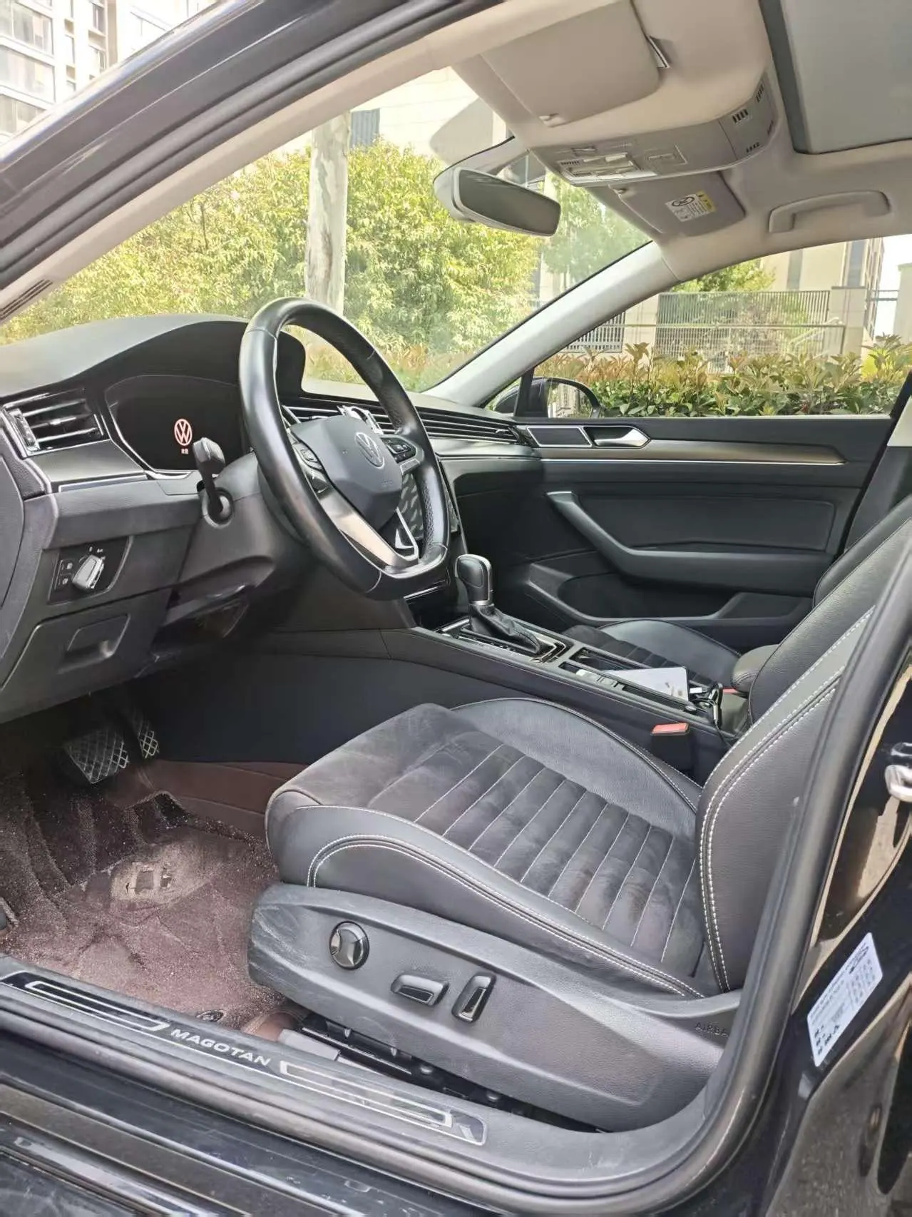 Volkswagen 2020 Magotan 2.0TSI 330TSI luxury automatic transmission 5