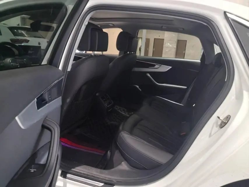Audi 2020 A4L 2.0TFSI 40TFSI Fashion Dynamic Automatic 5