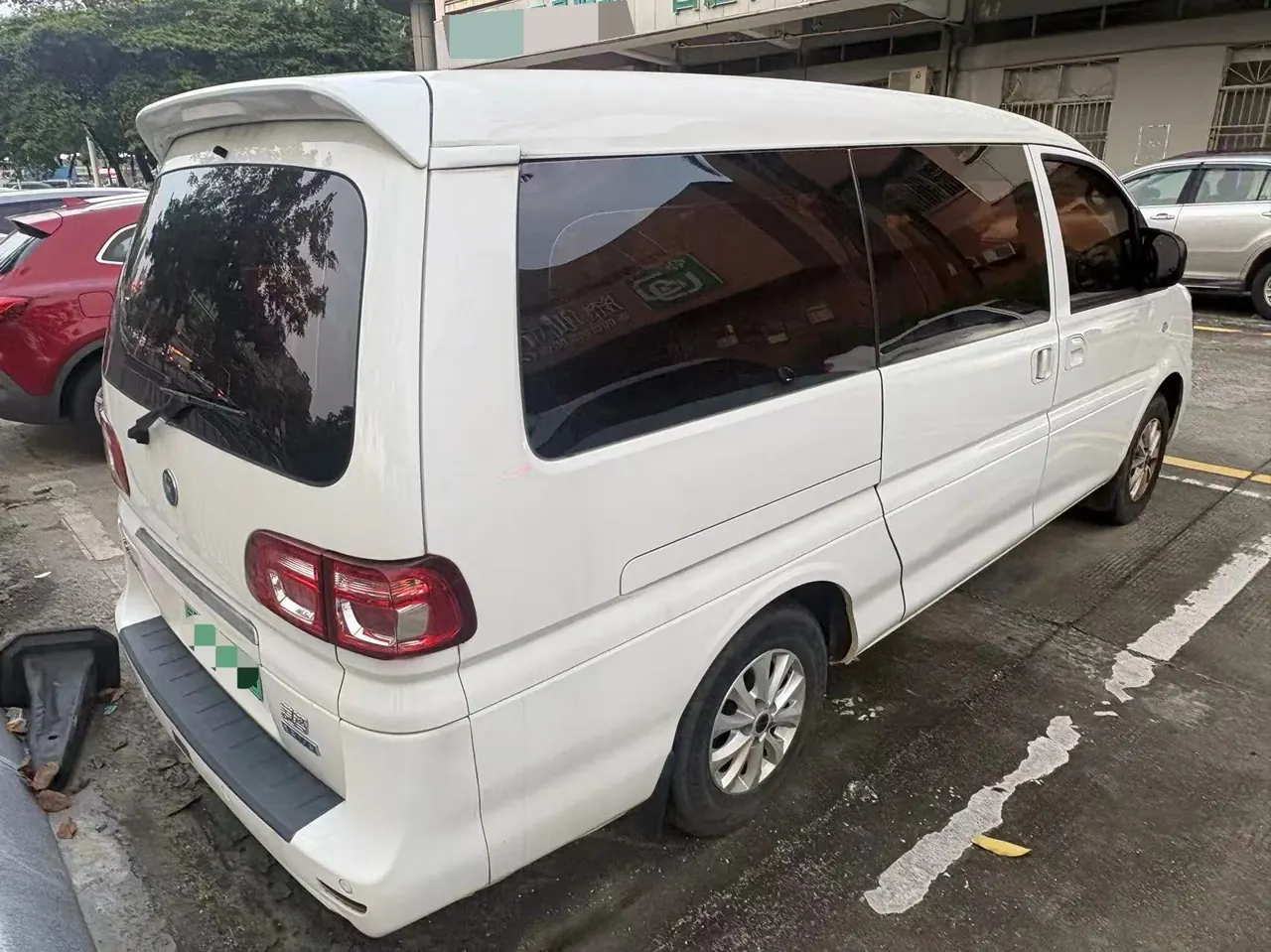 The popular Lingzhi M5 new energy 2021 Lingzhi EV passenger version exclusive 7-seat automatic gear 4