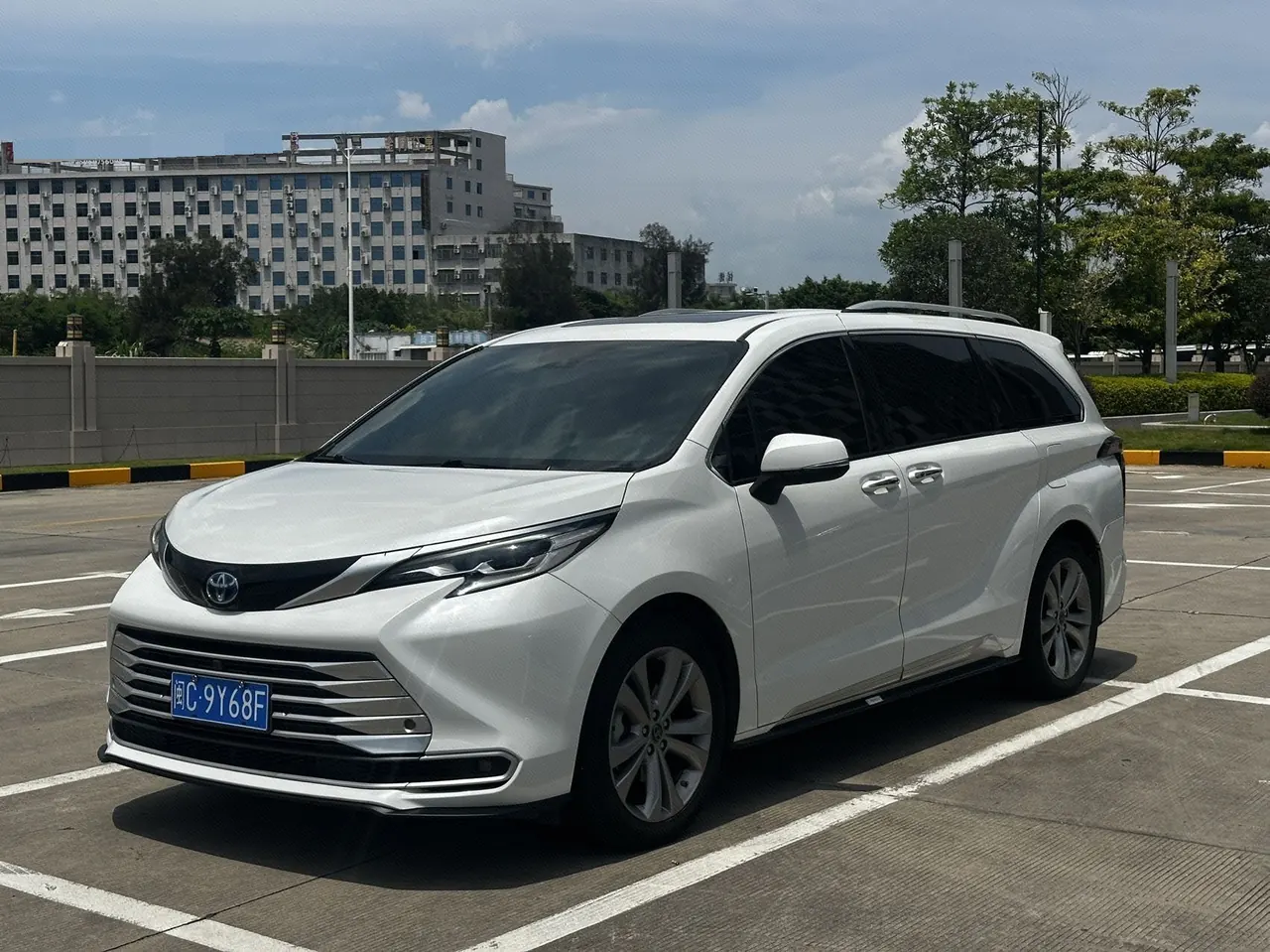 Open image lightbox: Toyota 2023 Sana 2.5 Stepless Platinum Edition Automatic Transmission