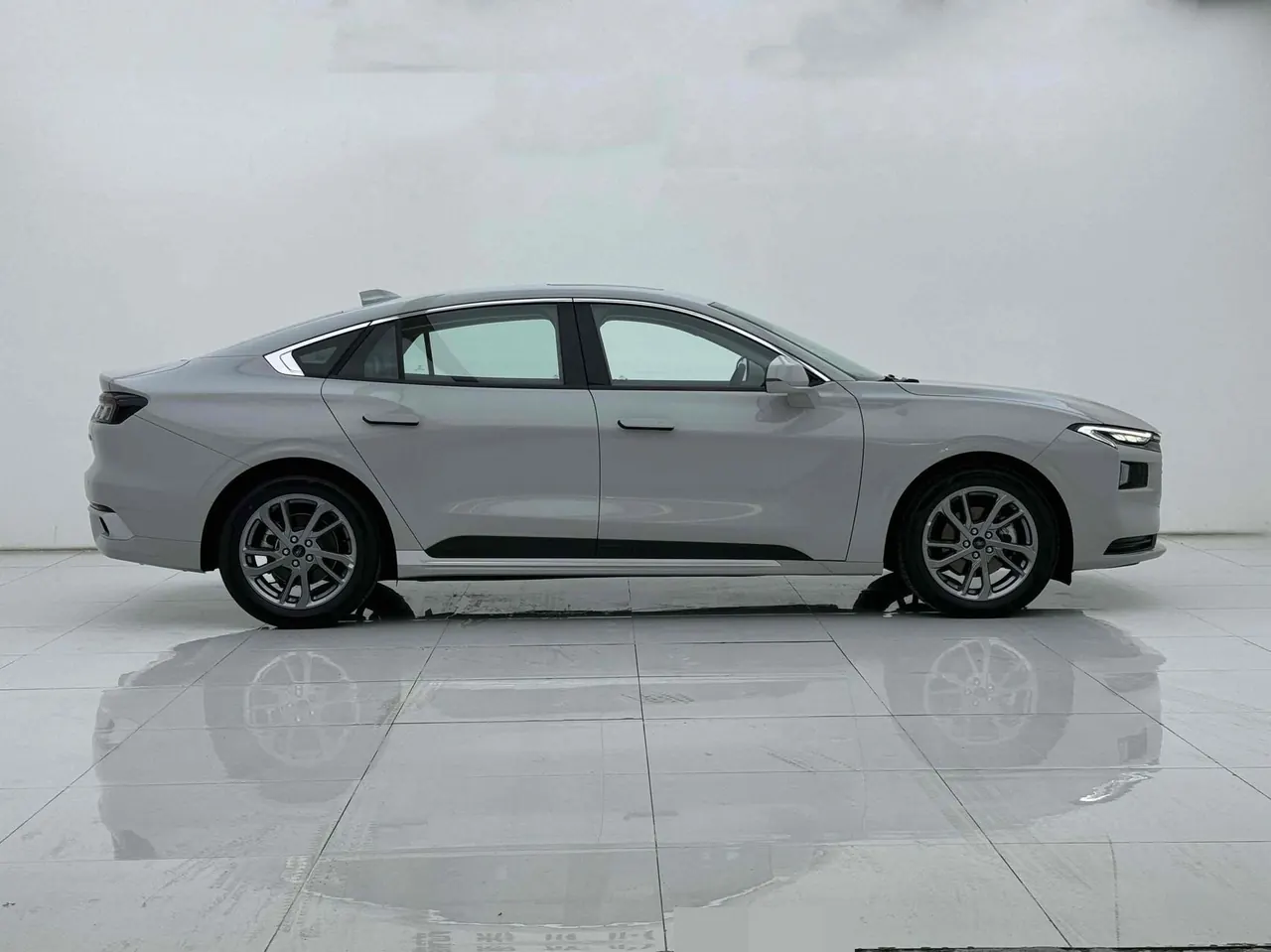 Ford 2023 Mondeo 2.0T EcoBoost 245 luxury automatic gear 5