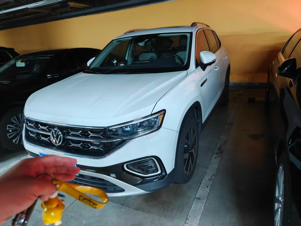 打开图片灯箱:Volkswagen 2023 Tanyue 2.0TSI 330TSI Two-Drive Luxury Plus Advanced Edition Automatic Gear