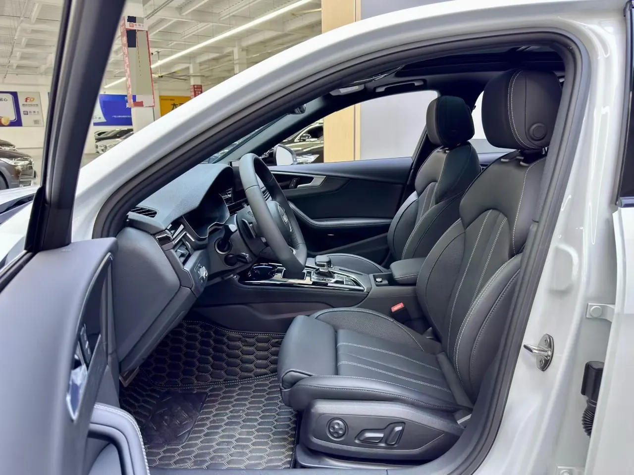 Audi 2023 A4L 2.0TFSI 40TFSI Deluxe Dynamic Automatic 3
