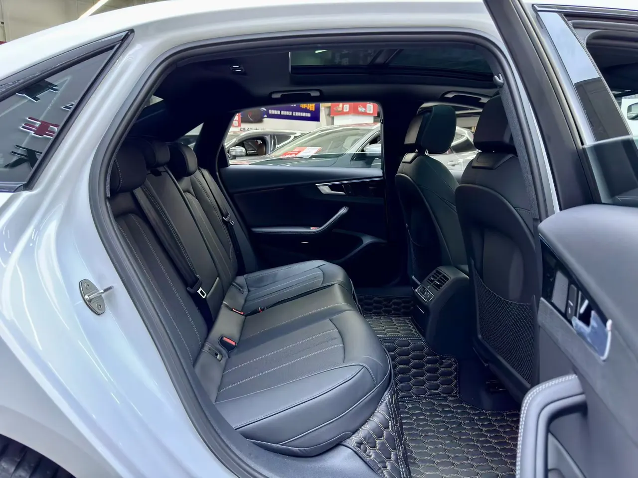Audi 2023 A4L 2.0TFSI 40TFSI Deluxe Dynamic Automatic 5