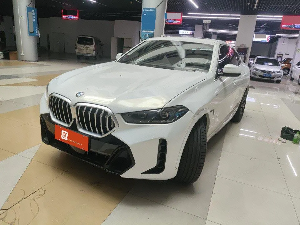 打开图片灯箱:BMW X6 (Imported) 2023 X6 xDrive40i 48V 3.0T M Sports Suit Automatic Gear