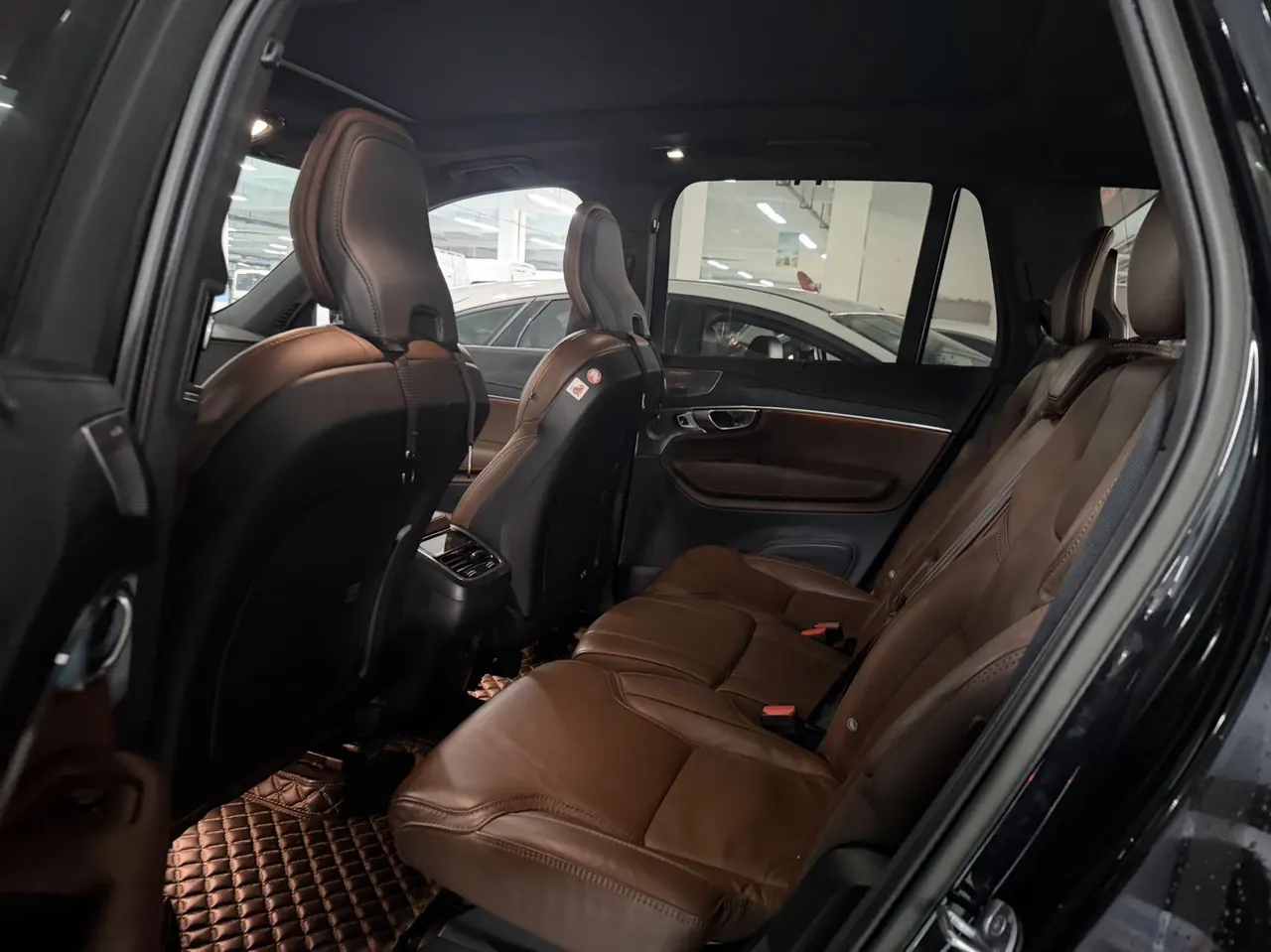 Volvo XC90 (Imported) 2023 XC90 48V 2.0T B6 Zhiya Deluxe Edition 7-seat Automatic Gear 5