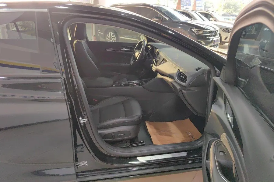 Buick 2024 Regal 1.5T 25T Super Edition Automatic Gear 5