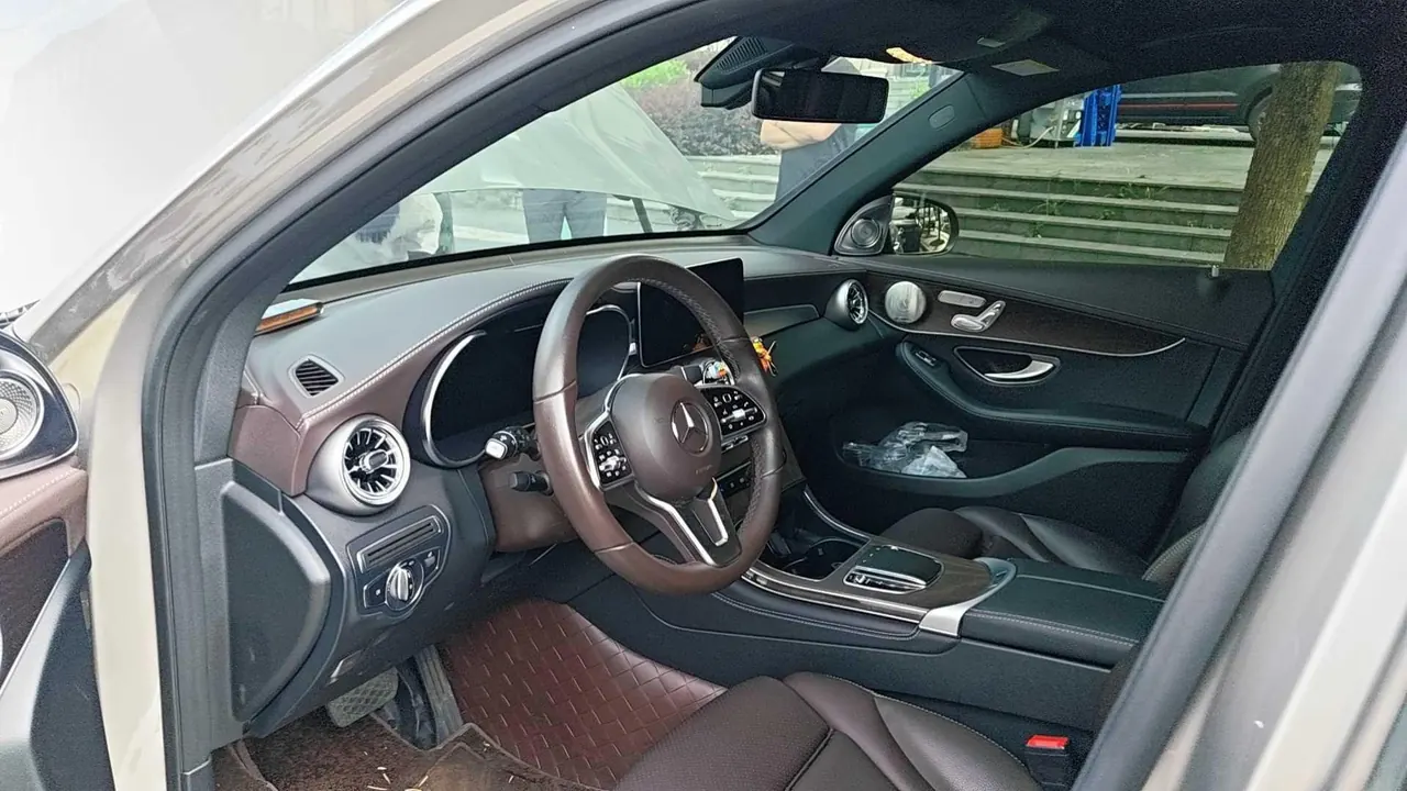 Mercedes Benz 2021 GLC 260 L 4MATIC 2.0T Luxury Automatic 3