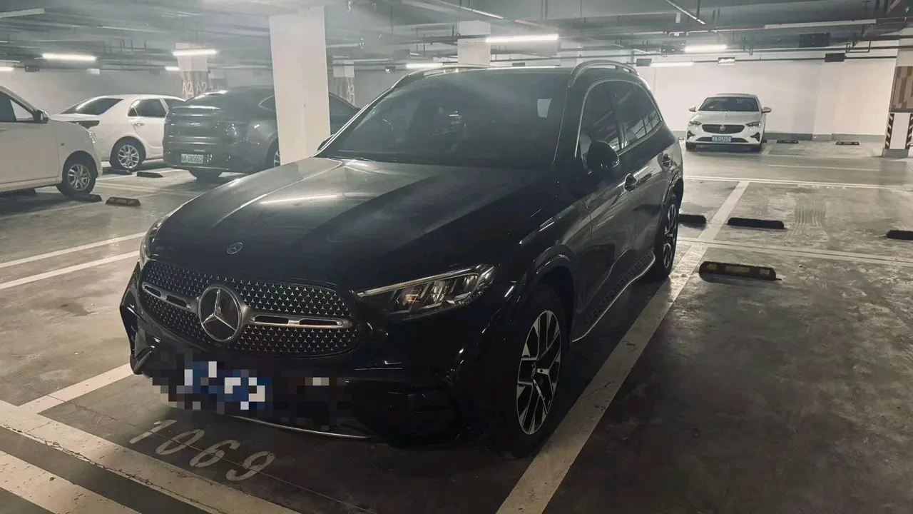 Open image lightbox: Mercedes Benz 2024 GLC 260 L 4MATIC 48V 2.0T Luxury 5-seat Automatic Gear