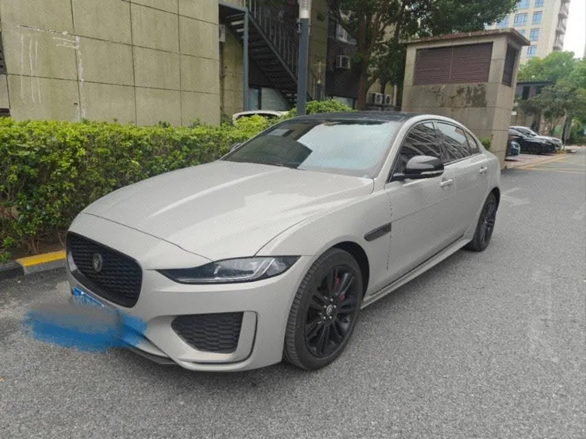 打开图片灯箱:Jaguar 2024 XEL 2.0T 250PS R-DYNAMIC S Yao Black Sports Edition Automatic Gear