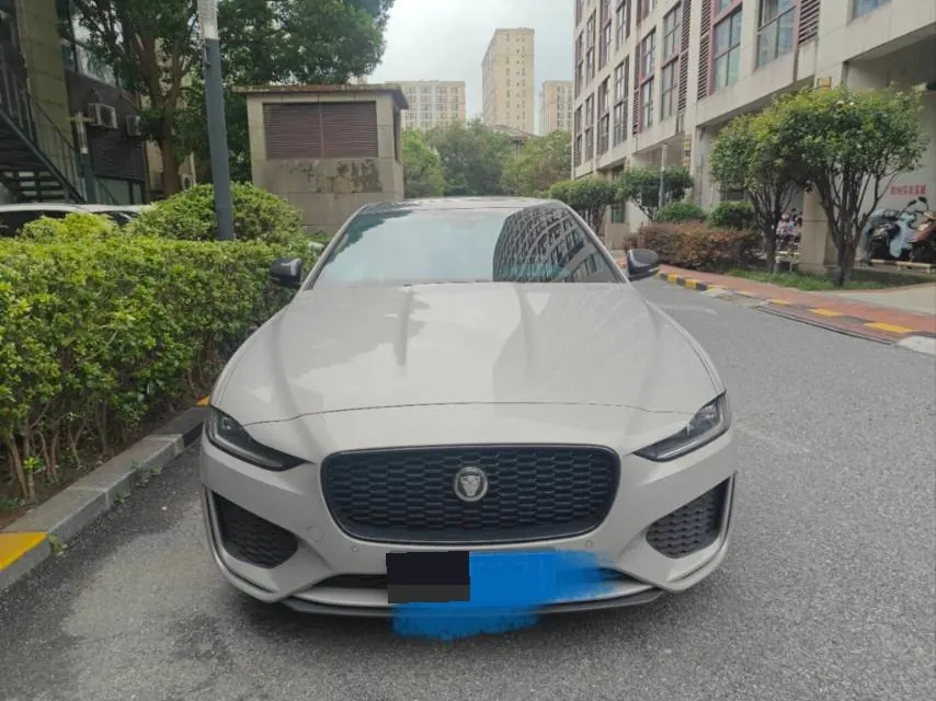Jaguar 2024 XEL 2.0T 250PS R-DYNAMIC S Yao Black Sports Edition Automatic Gear 2