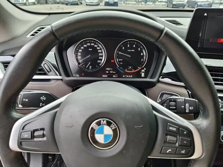 BMW 2020 X1 sDrive25Li 2.0T Leading Automatic Gear 3