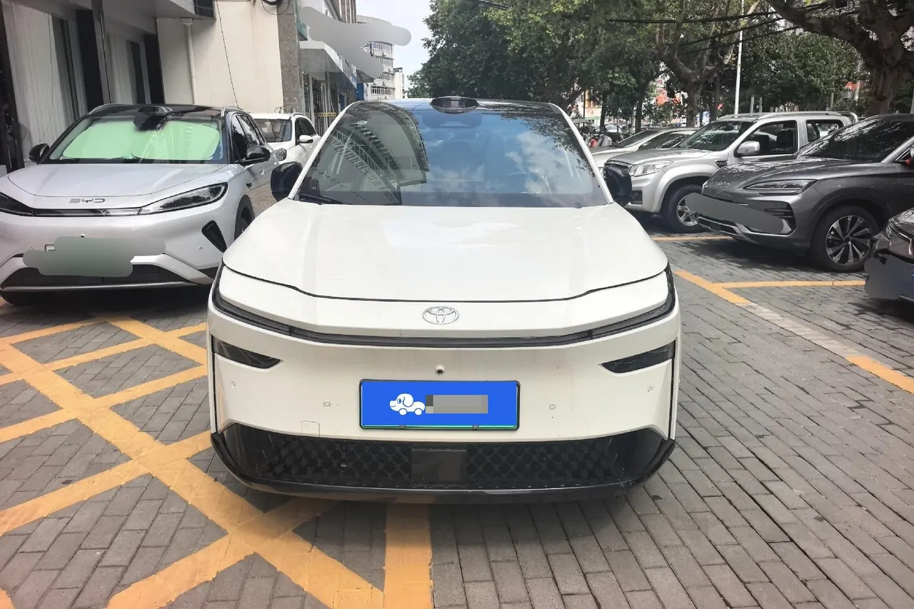 Toyota 2025 Platinum Intelligence 3X 520 Pro Automatic Gear 5