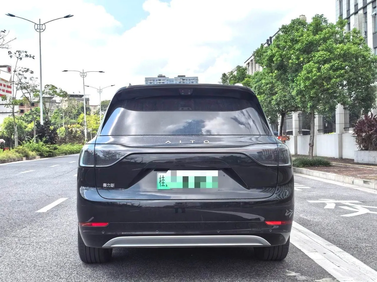 AITO 2025 AITO M9 extended range Ultra version 52kWh 6-seat version (896-line laser Radar) automatic gear 5