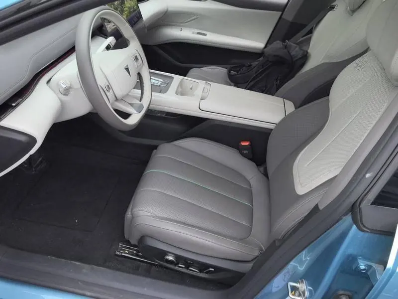 ChangAn Deepal 2025 L 07 230Ultra Dry Kun Smart Drive ADS SE Range-extended Automatic Gear 5