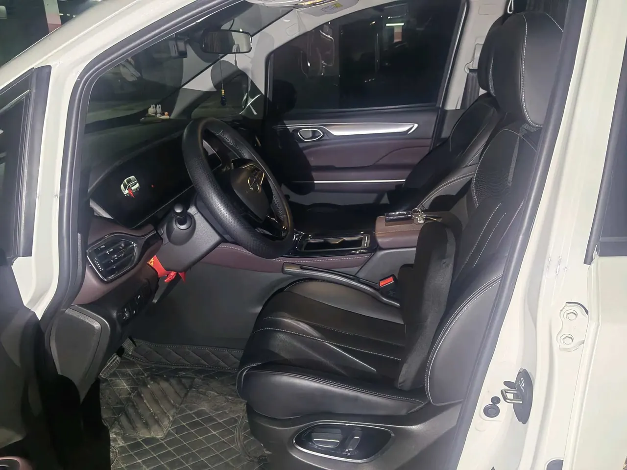 Chuanqi 2025 M6 MAX 1.5T 270T WDCT Deluxe Edition Automatic Gear 6
