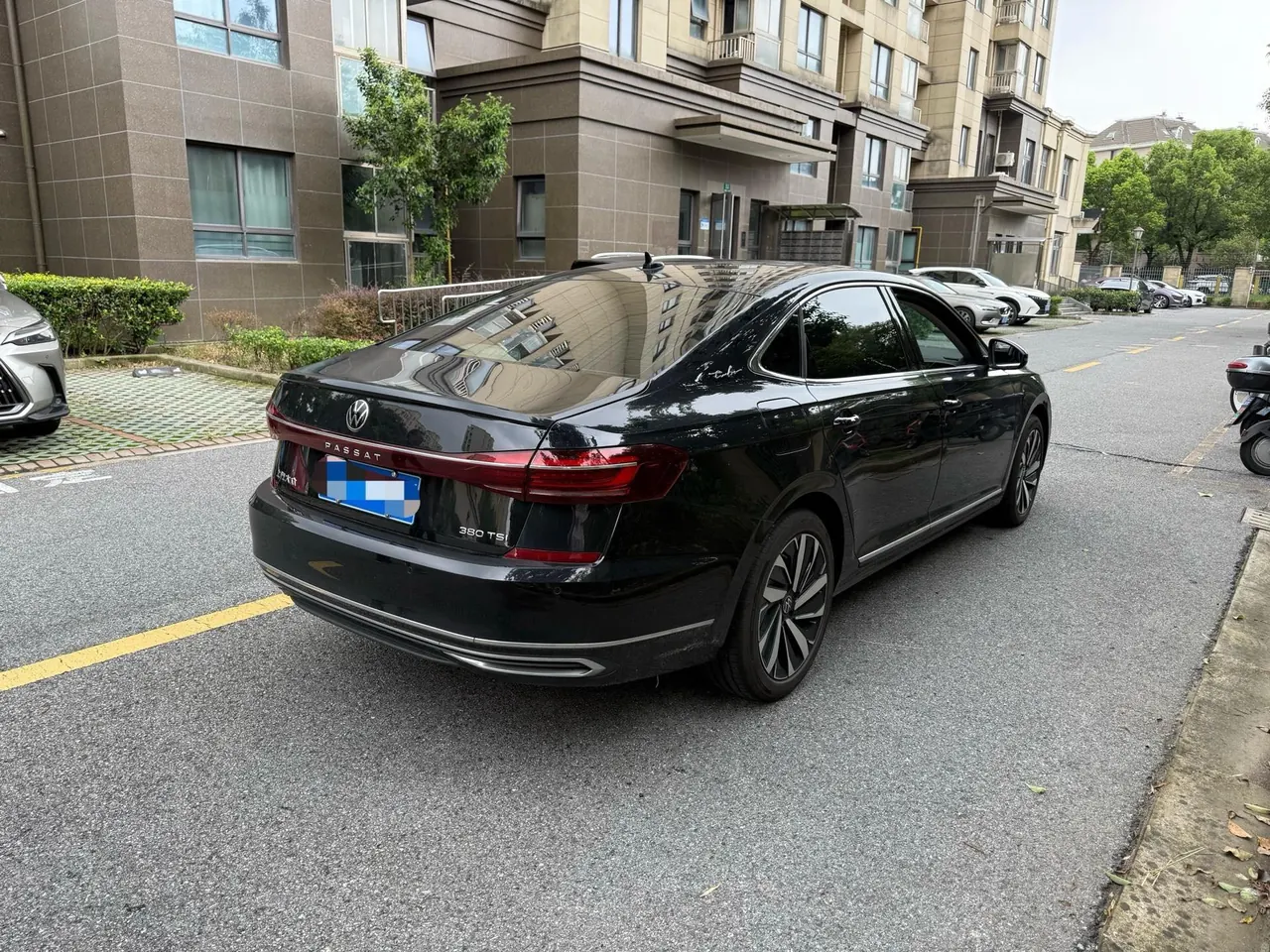 Volkswagen 2025 Passat 2.0TSI 380TSI Subut Longteng Edition Automatic Gear 3