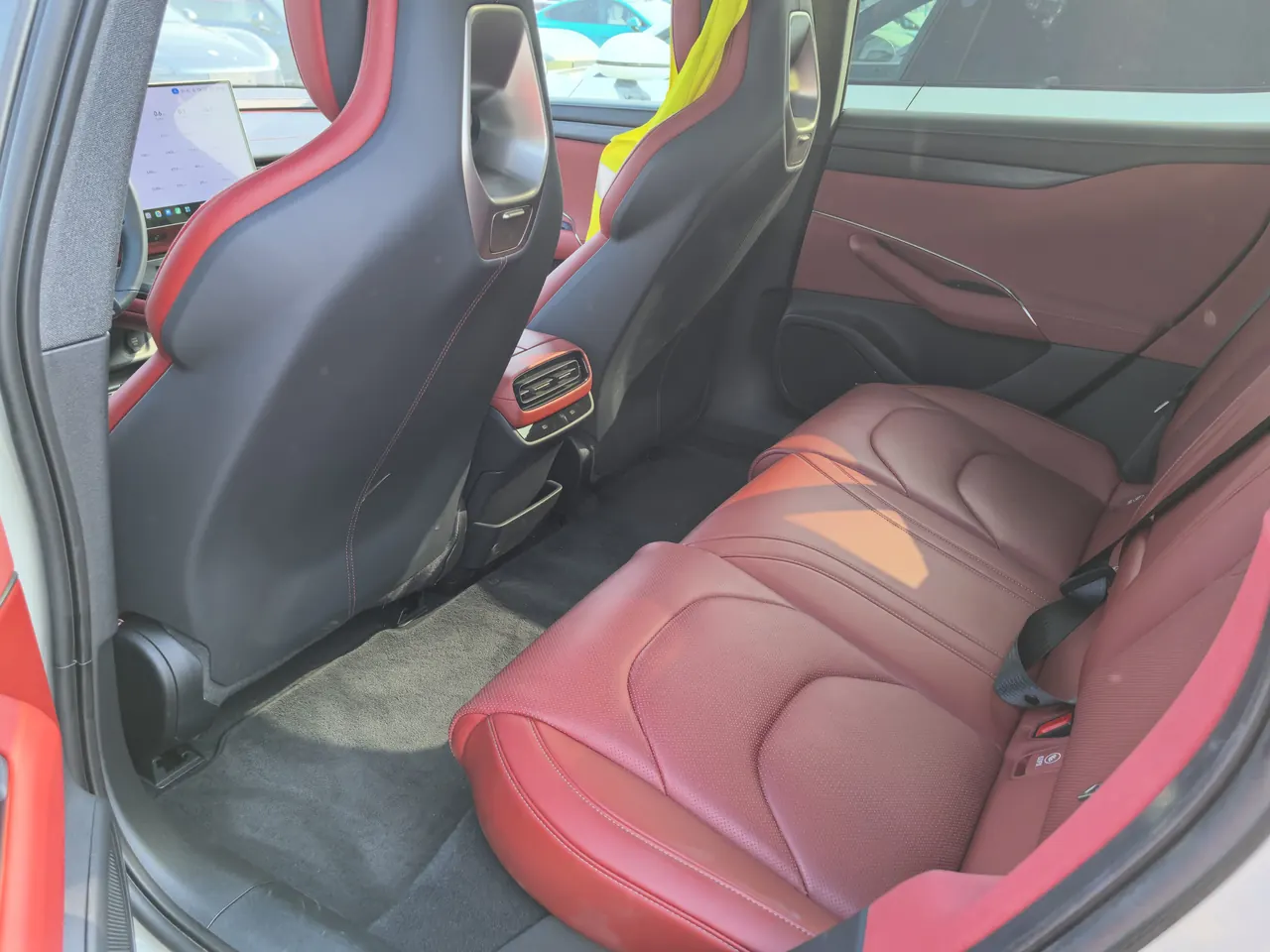 MI 2024 SU 7 830km Rear Drive Ultra Long Endurance High-end Smart Drive Pro Edition Automatic Gear 5