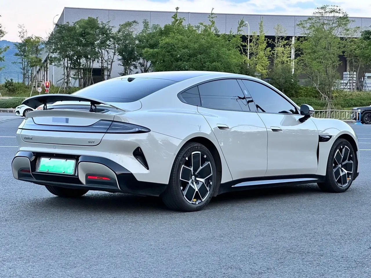 MI 2024 SU 7 830km Rear Drive Ultra Long Endurance High-end Smart Drive Pro Edition Automatic Gear 9