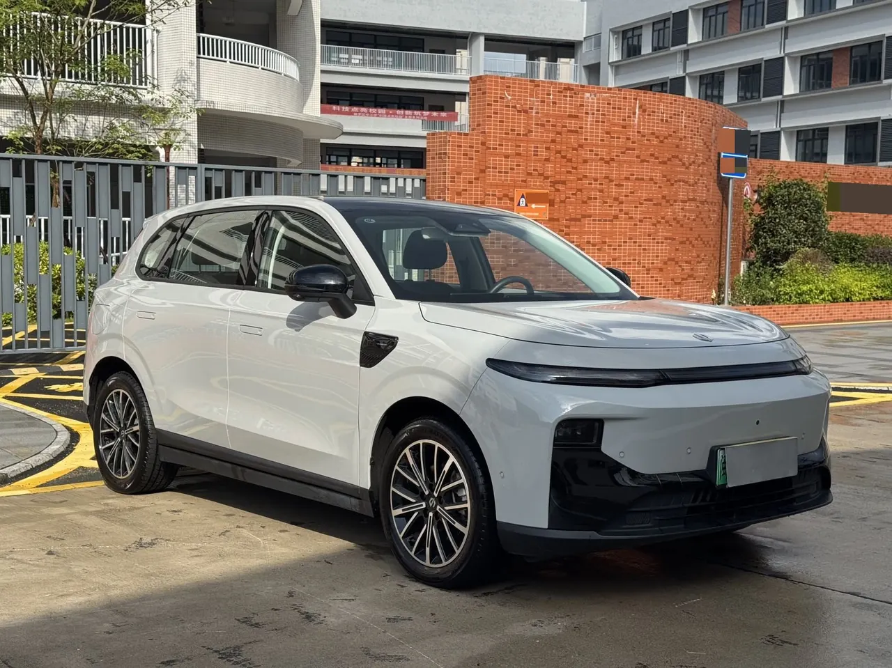 Leapmotor 2025 B 10 510 Enjoy Smart Driving Edition Automatic Gear 3