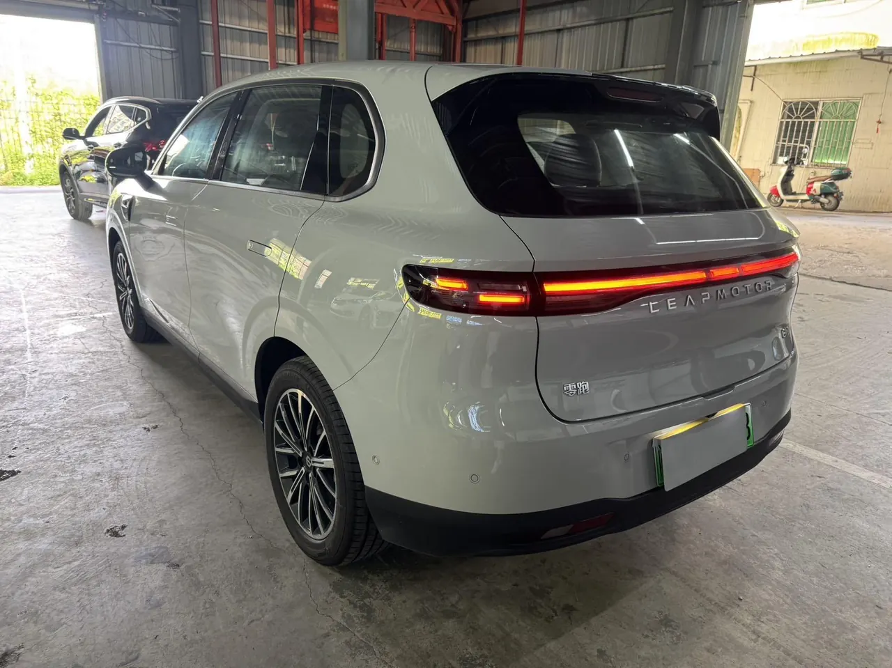 Leapmotor 2025 B 10 510 Enjoy Smart Driving Edition Automatic Gear 6