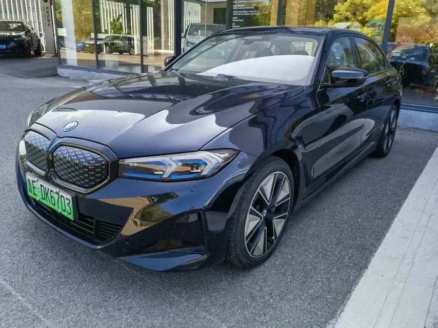 Open image lightbox: BMW 2025 i3 eDrive 40 L obsidian night sports suit automatic gear
