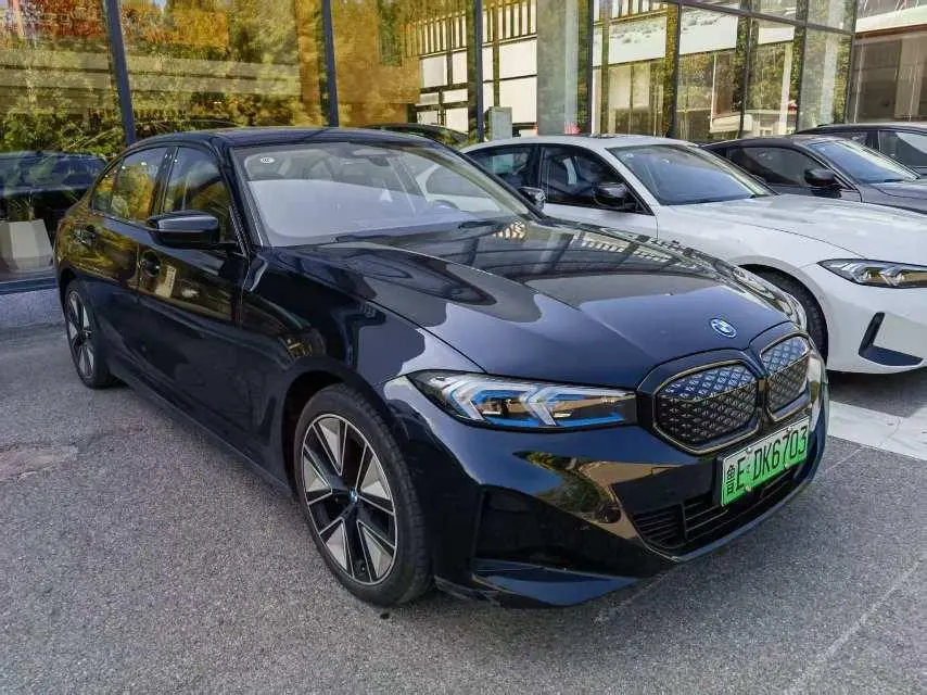 BMW 2025 i3 eDrive 40 L obsidian night sports suit automatic gear 2