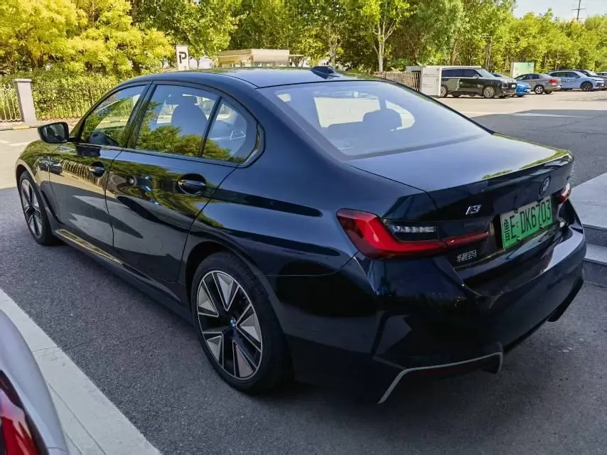 BMW 2025 i3 eDrive 40 L obsidian night sports suit automatic gear 4