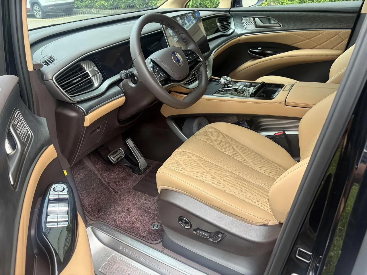 Denza 2025 Denza D9 EV Smart Driving Edition 620 Luxury Automatic Gear 4