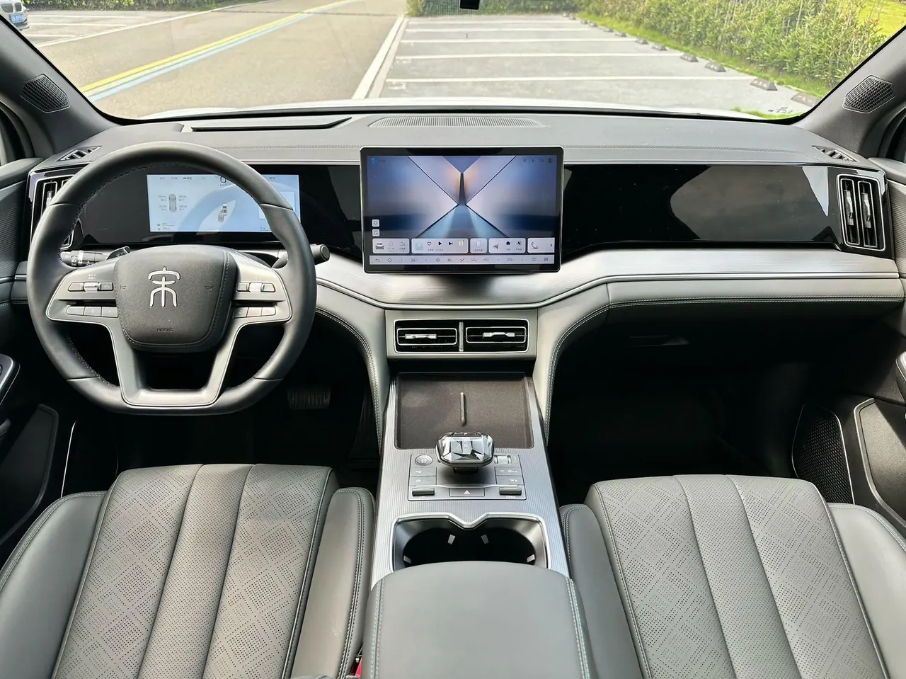 BYD 2024 Song L DM-i 1.5 Stepless 112km Leading Automatic Gear 5