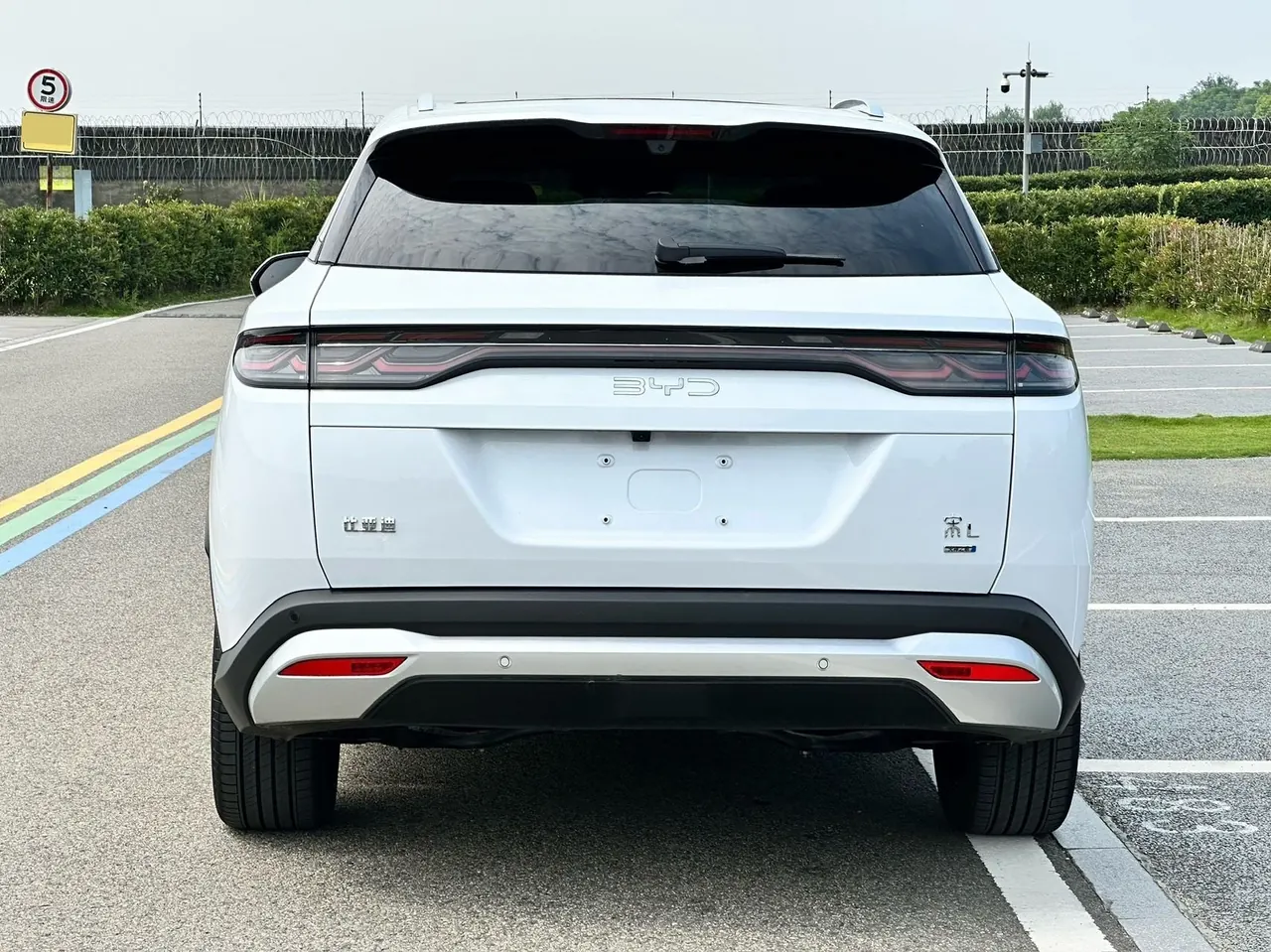 BYD 2024 Song L DM-i 1.5 Stepless 112km Leading Automatic Gear 8