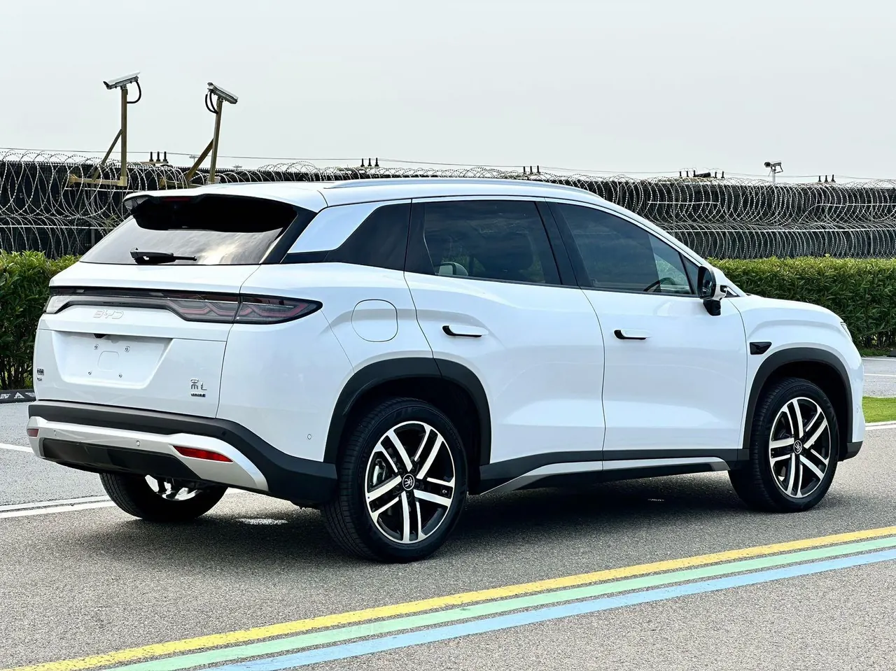 BYD 2024 Song L DM-i 1.5 Stepless 112km Leading Automatic Gear 9
