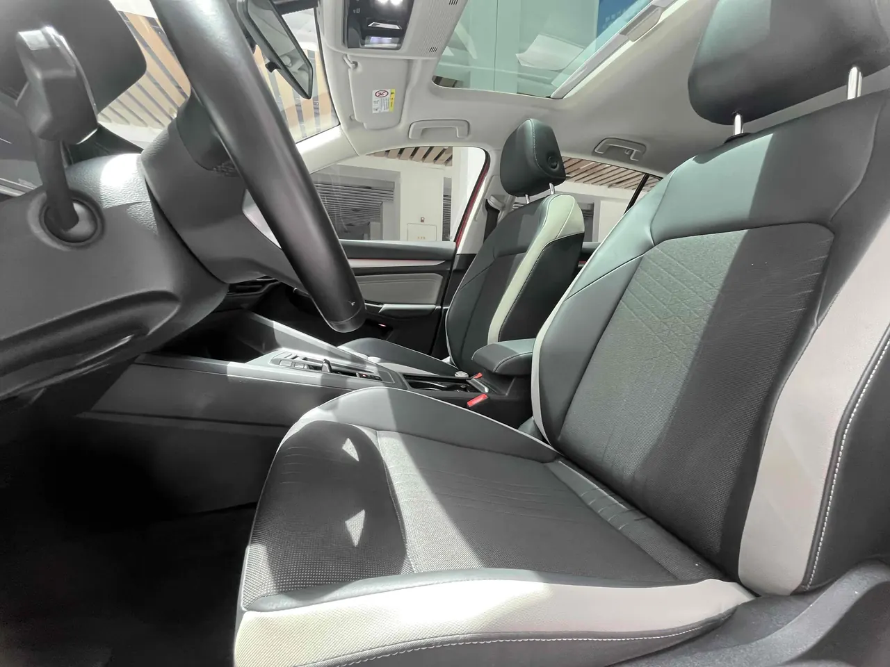 Volkswagen 2021 Golf 8 PRO 1.4TSI 280TSI Automatic 2