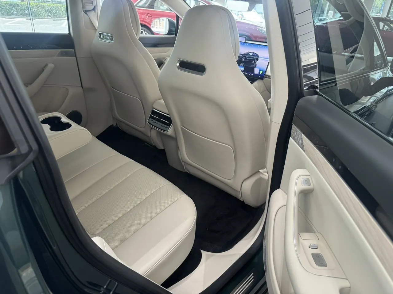 Intellectual 2025 R 7 251km Max Automatic Gear 6